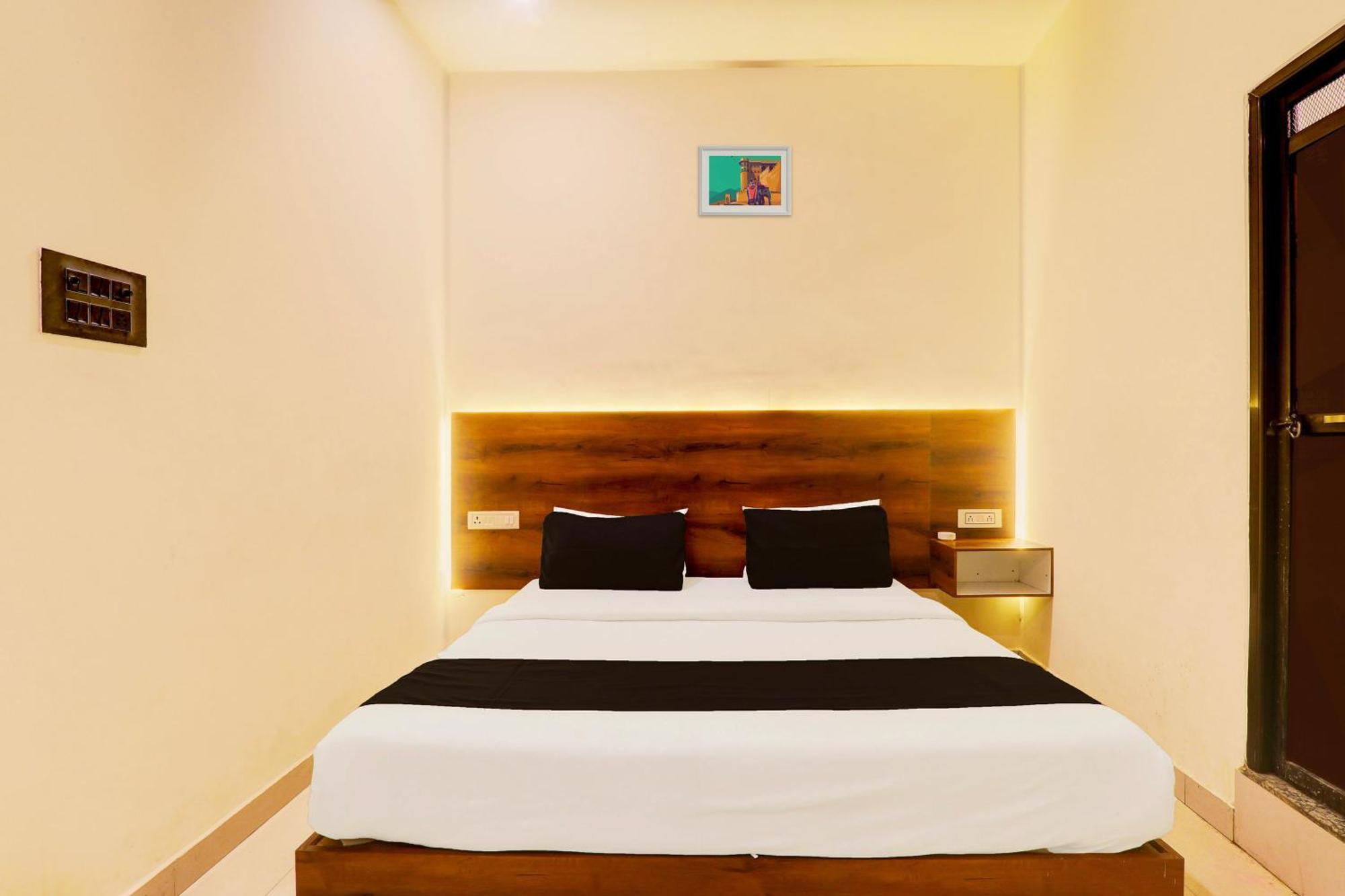 Hotel O Sr Grand Gorakhpur Buitenkant foto