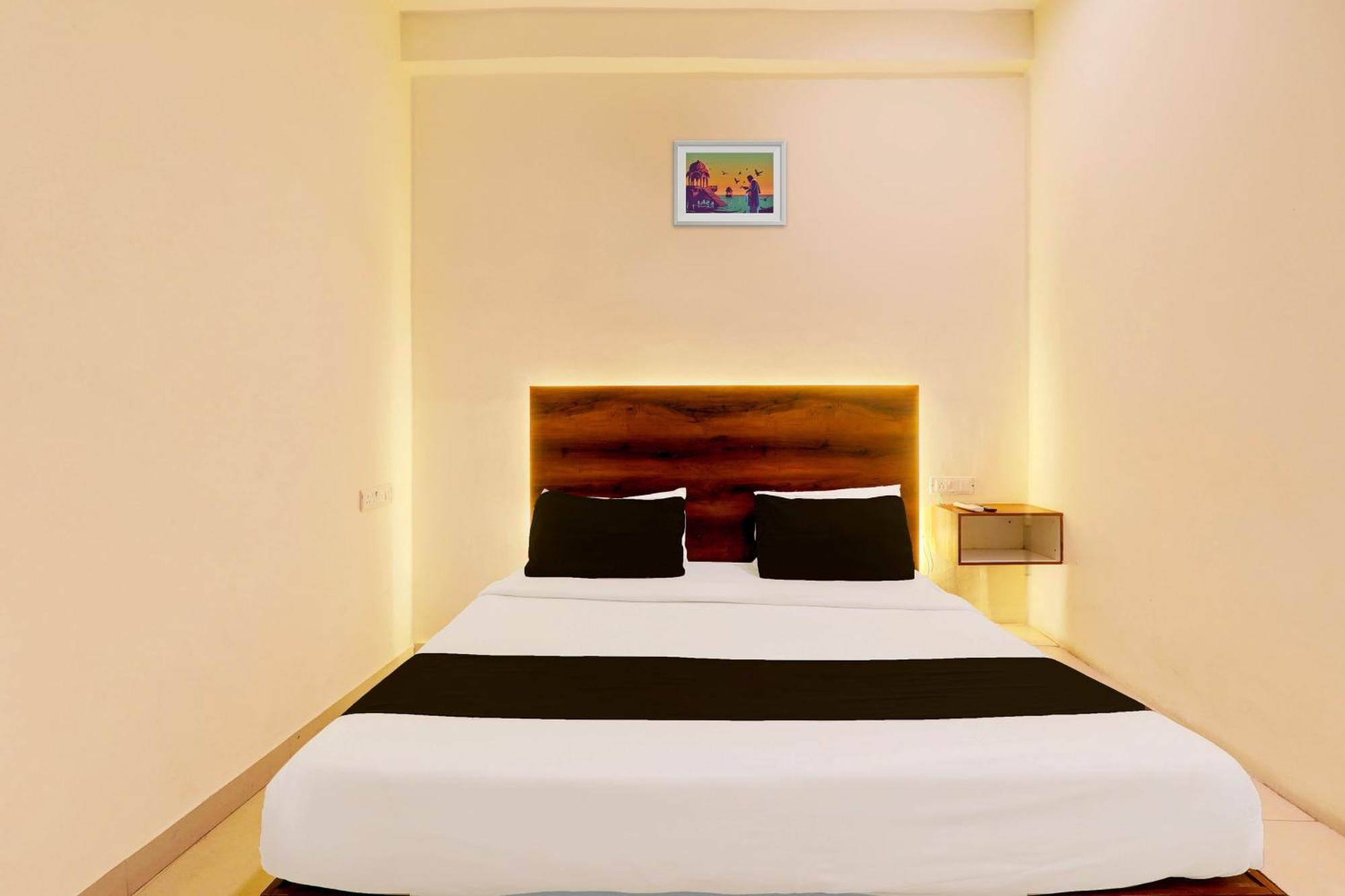 Hotel O Sr Grand Gorakhpur Buitenkant foto
