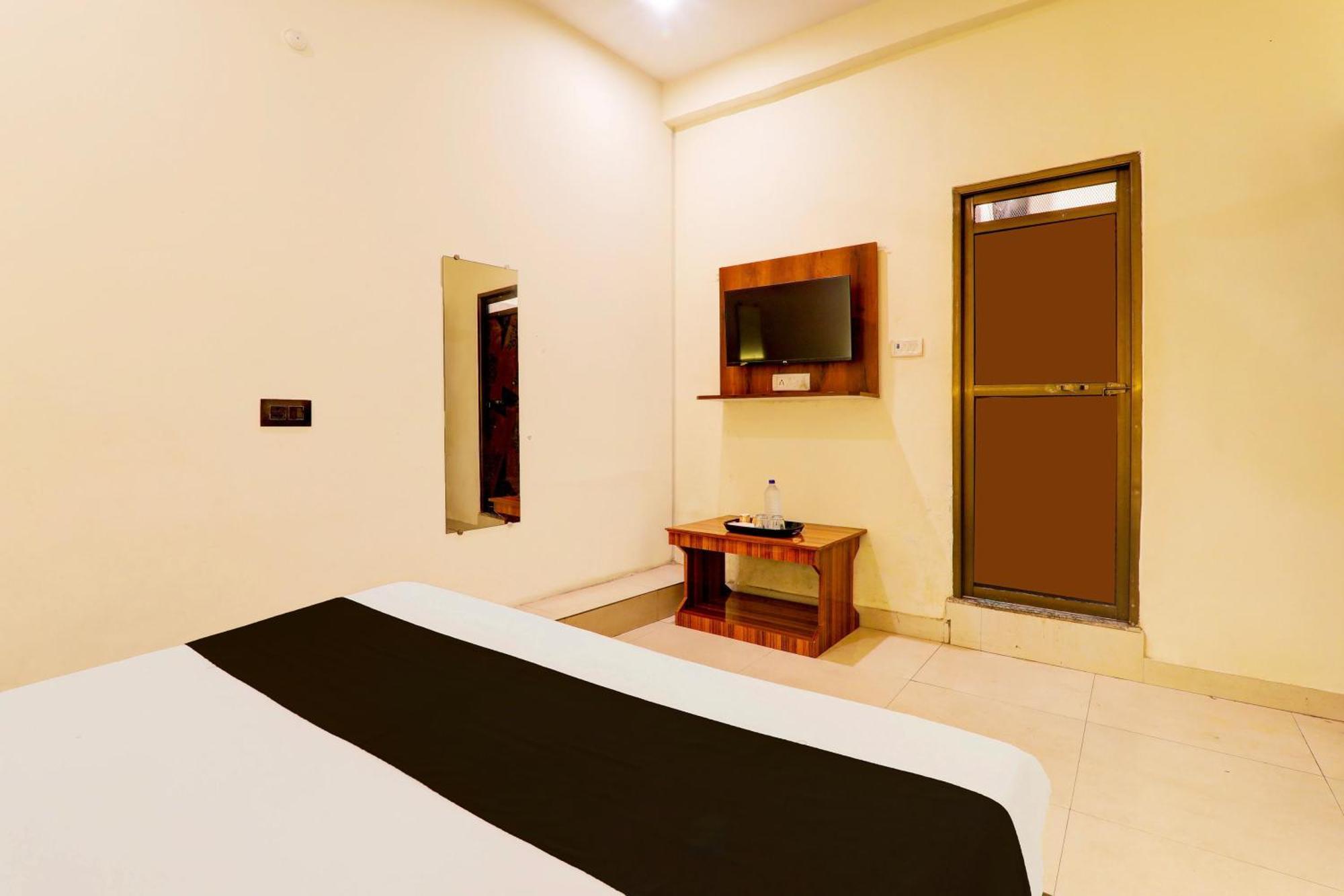 Hotel O Sr Grand Gorakhpur Buitenkant foto