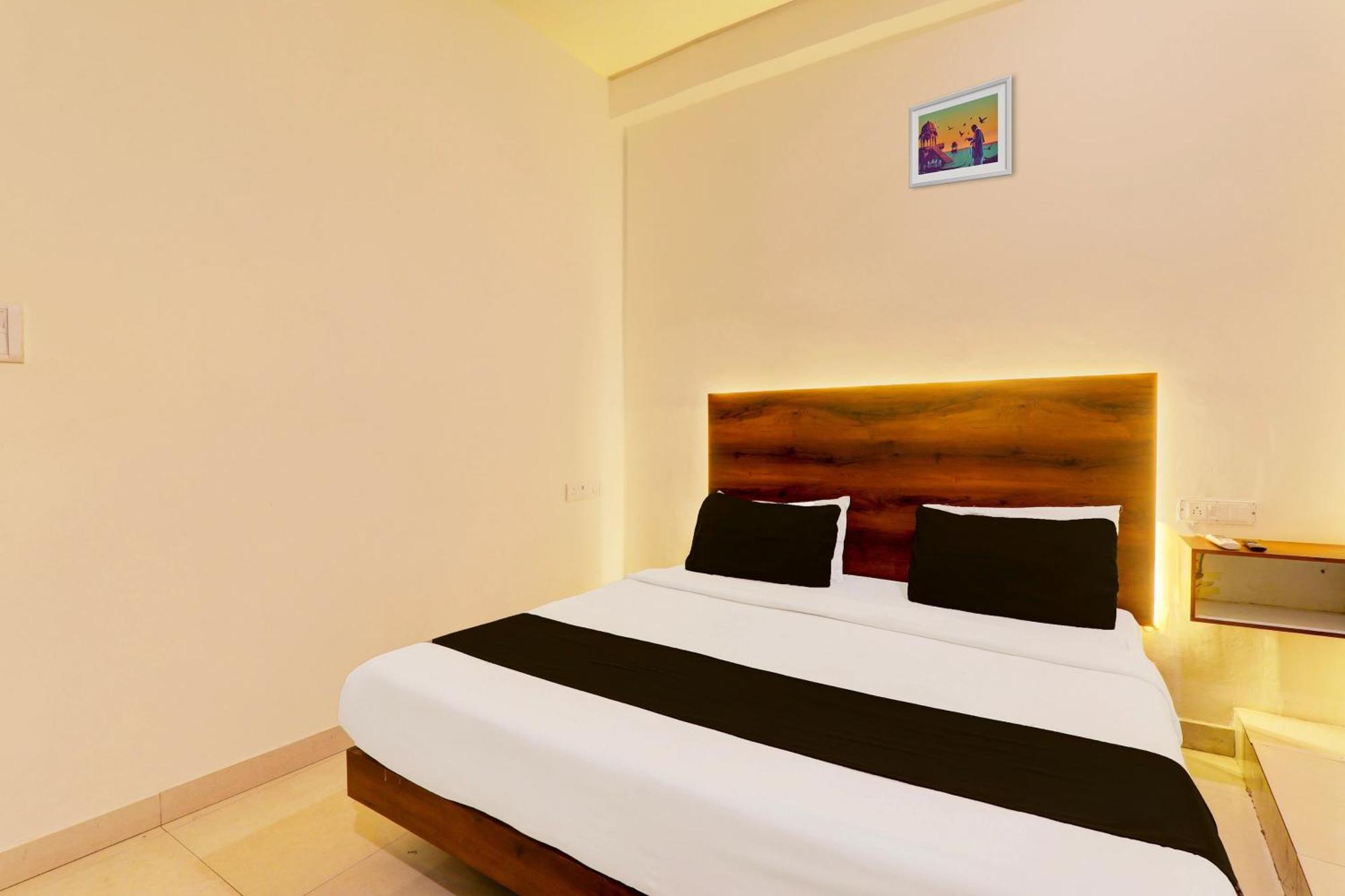 Hotel O Sr Grand Gorakhpur Buitenkant foto