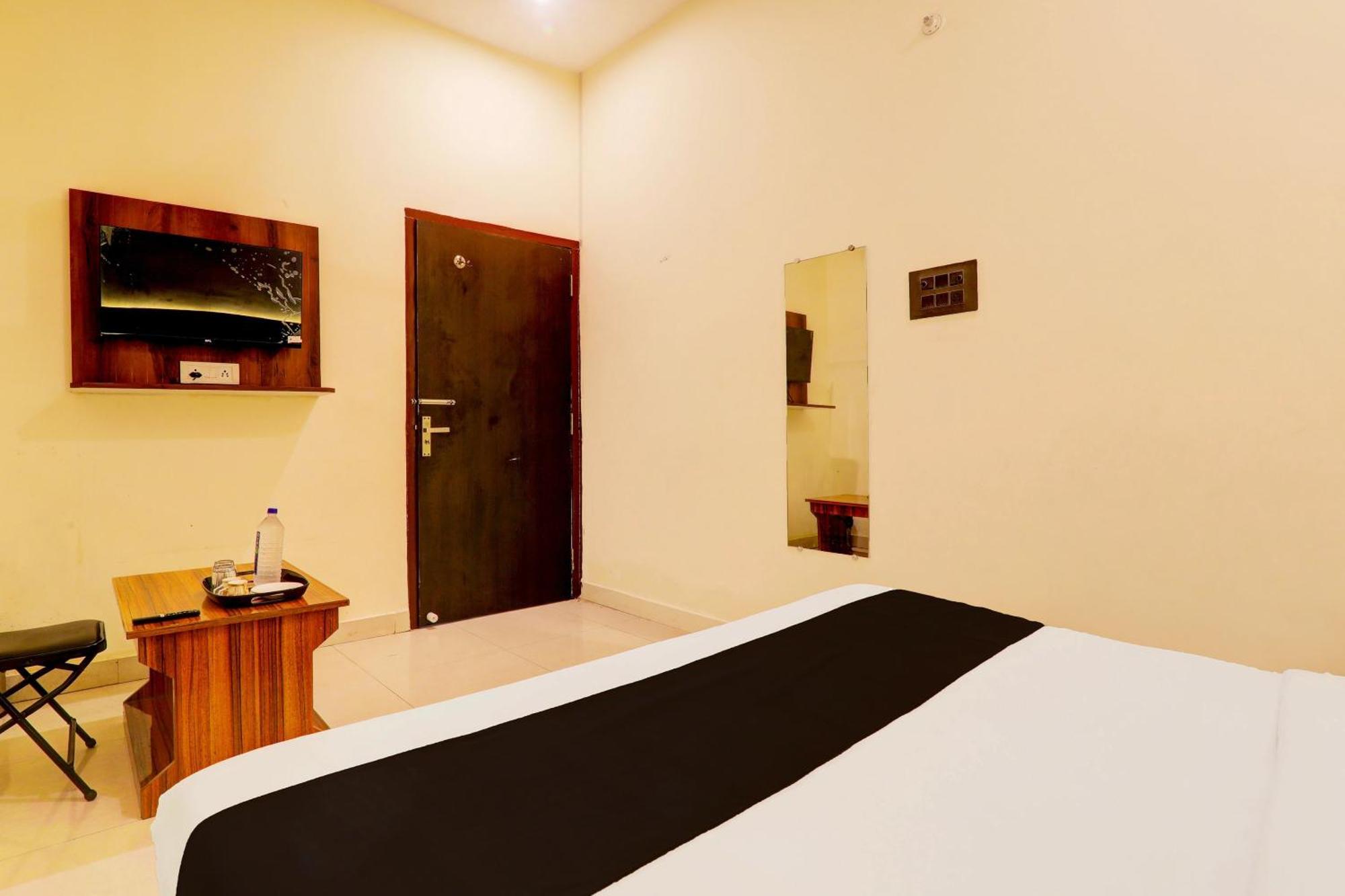 Hotel O Sr Grand Gorakhpur Buitenkant foto