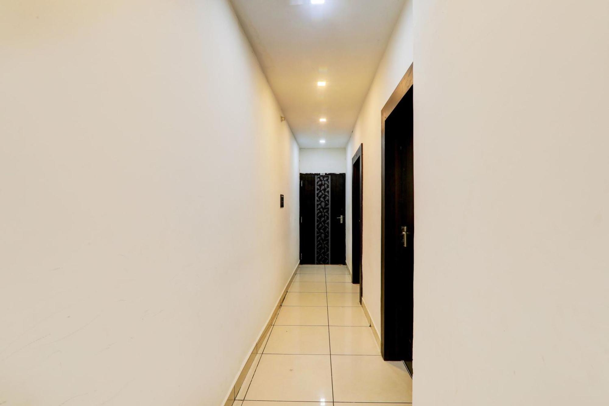 Hotel O Sr Grand Gorakhpur Buitenkant foto