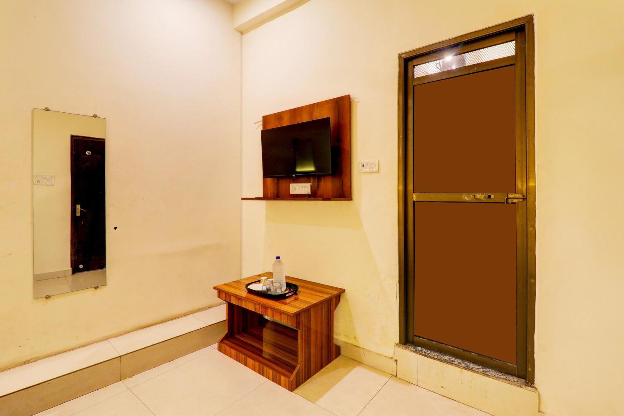 Hotel O Sr Grand Gorakhpur Buitenkant foto