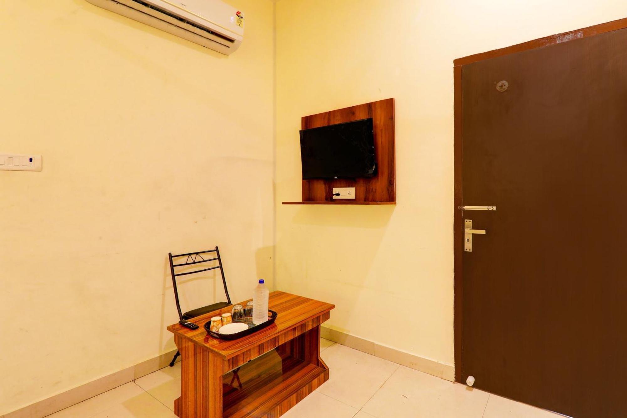Hotel O Sr Grand Gorakhpur Buitenkant foto