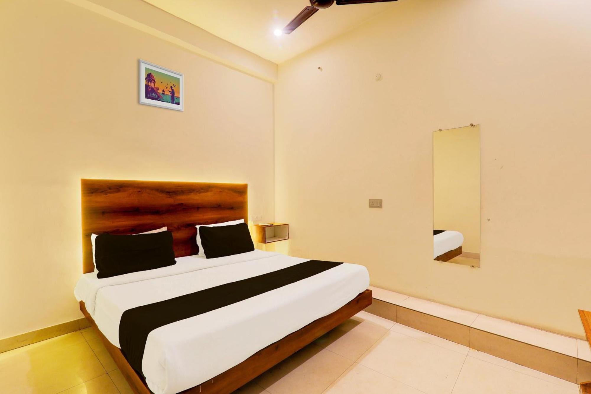 Hotel O Sr Grand Gorakhpur Buitenkant foto